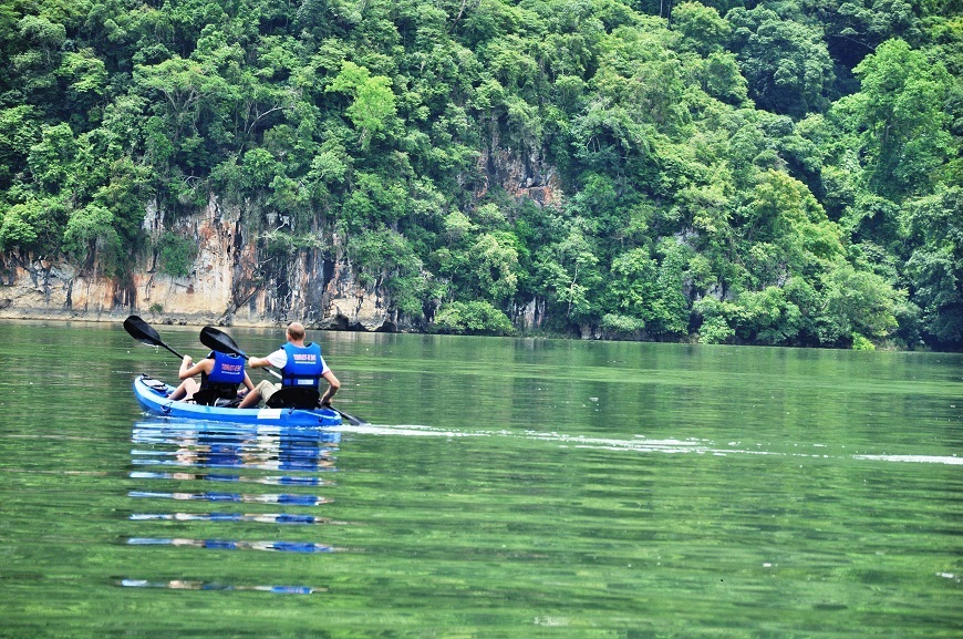 Review trải nghiệm kayak trên hồ Ba Bể