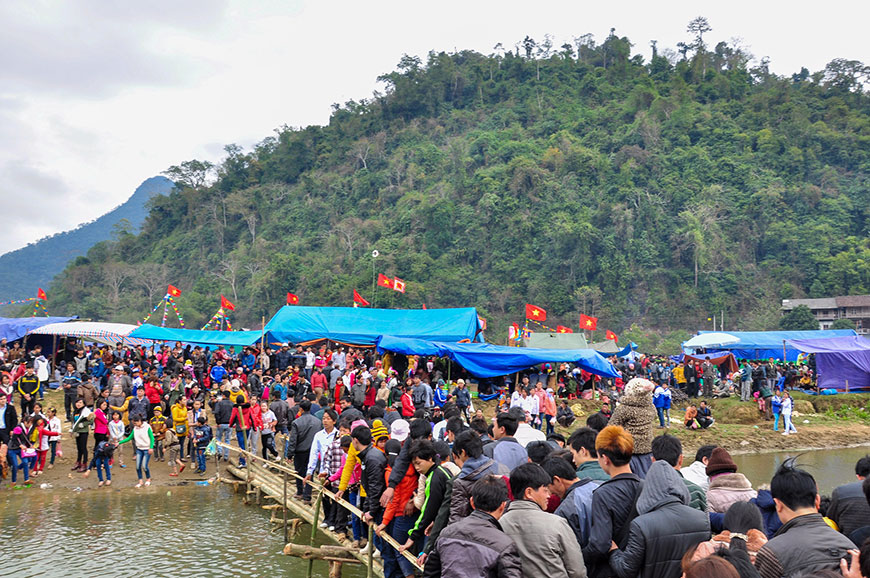 Người dân tham gia ngày hội 