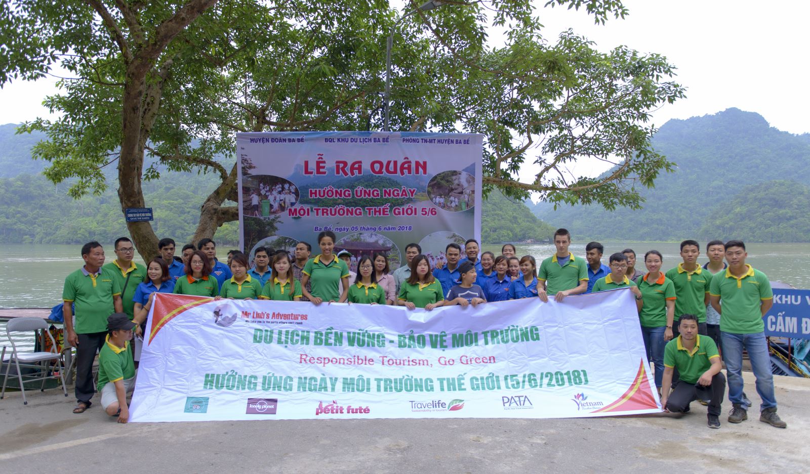 Toàn thể nhân viên công ty MrLinh's Adventure hưởng ứng ngày môi trường thế giới 