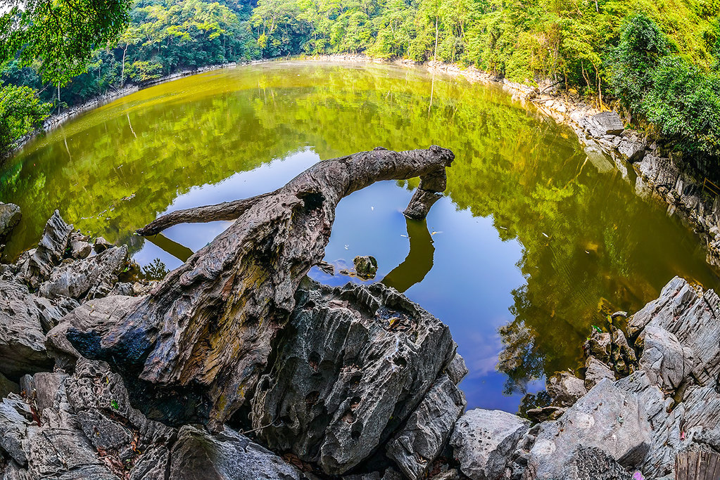 Ao tiên hồ Ba Bể