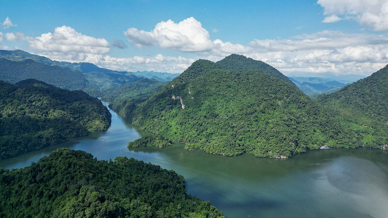 Tour chèo thuyền kayak & trekking Ba Bể 2 ngày