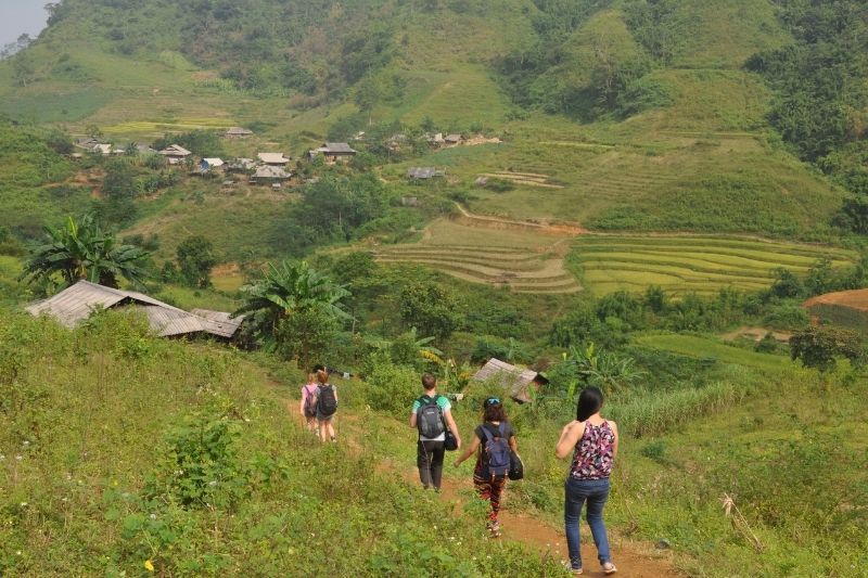 tour leo núi Ba Bể